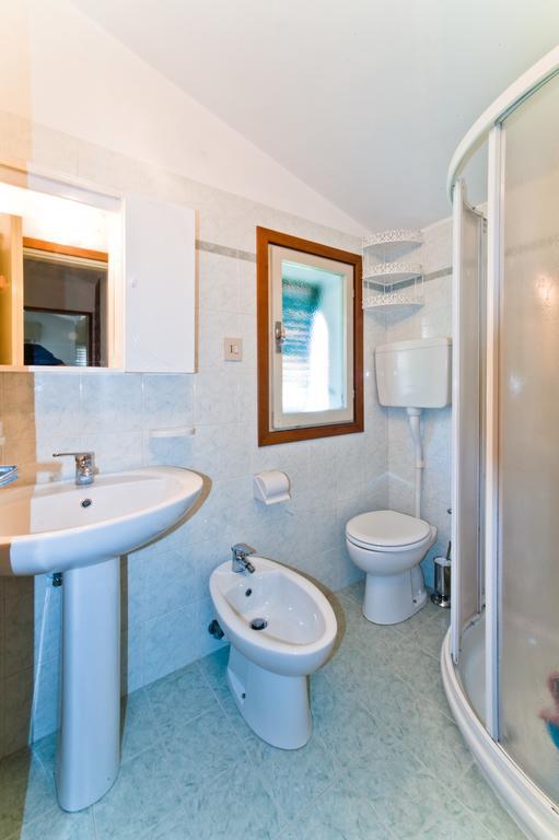 Fiori Villa Бибионе Екстериор снимка
